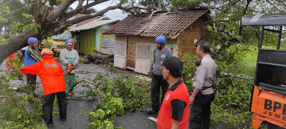 LAPORAN PENANGANAN KEJADIAN ANGIN KENCANG (05 DESEMBER 2022)