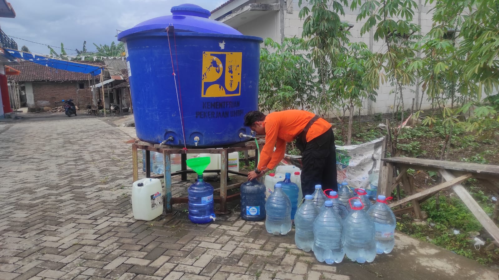 LAPORAN GIAT PENDAMPINGAN PENDISTRIBUSIAN AIR BERSI KE-75