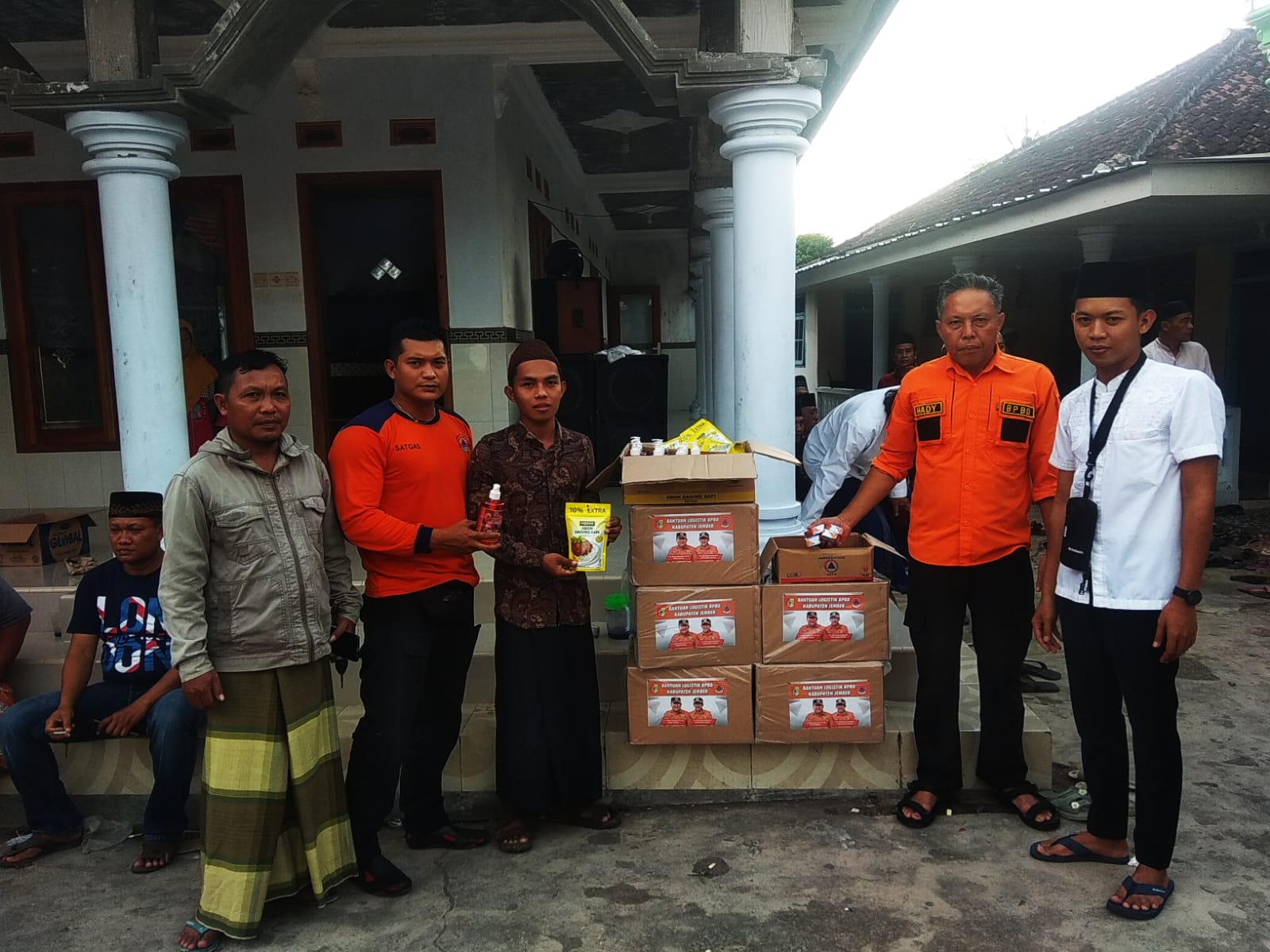 LAPORAN PENDISTRIBUSIAN BANTUAN LOGISTIK PASCA KEJADIAN POHON TUMBANG
